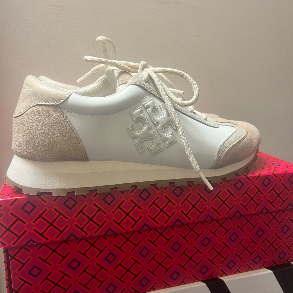 Tory Burch authentic sneakers. Excellent condition. (Do not have original box)